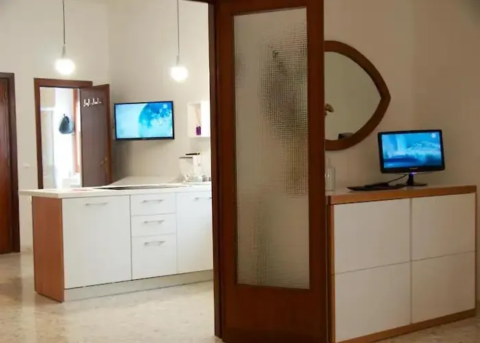 Mazzini 72 * לצ'ה